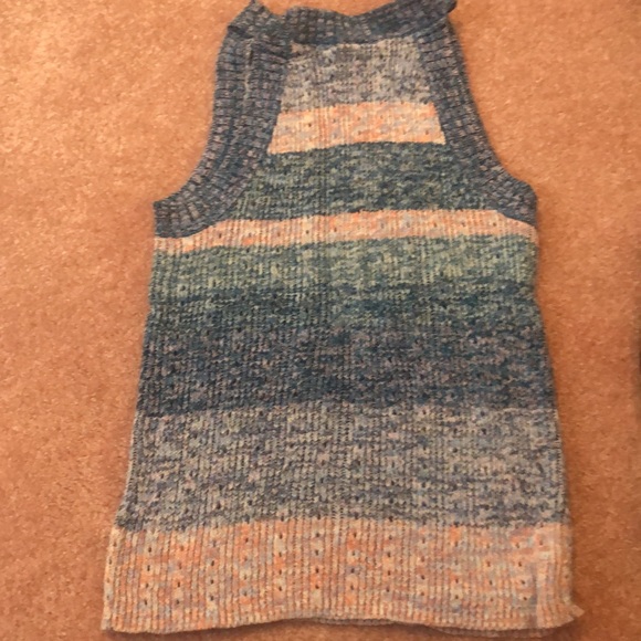 Gap tank top - Picture 2 of 4